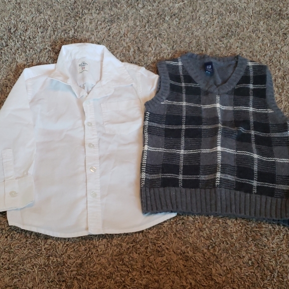 Gap Sweater Vest and Oxford Shirt - Picture 1 of 9